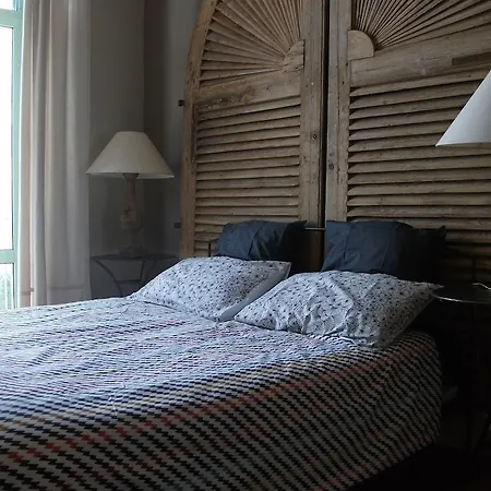 普罗普利特莱斯2号普拉格斯公寓酒店